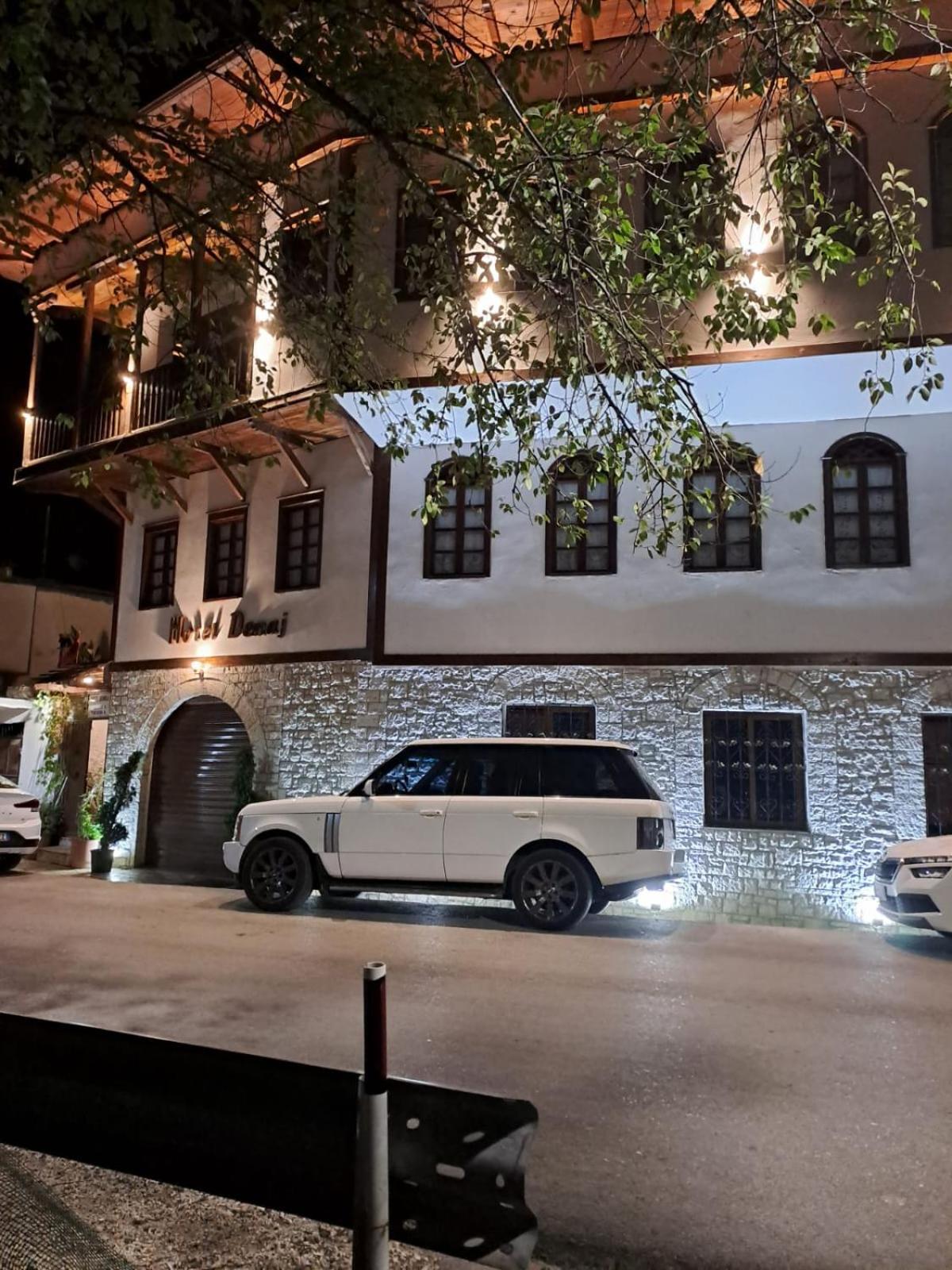 بيرات Hotel Demaj المظهر الخارجي الصورة