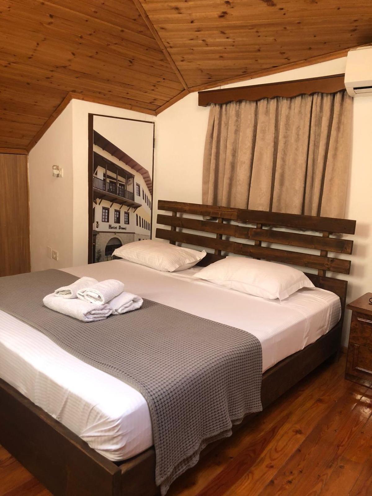 بيرات Hotel Demaj المظهر الخارجي الصورة