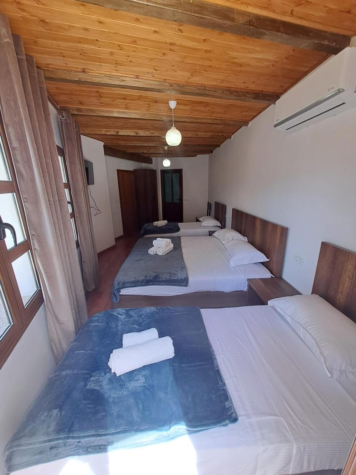 بيرات Hotel Demaj المظهر الخارجي الصورة