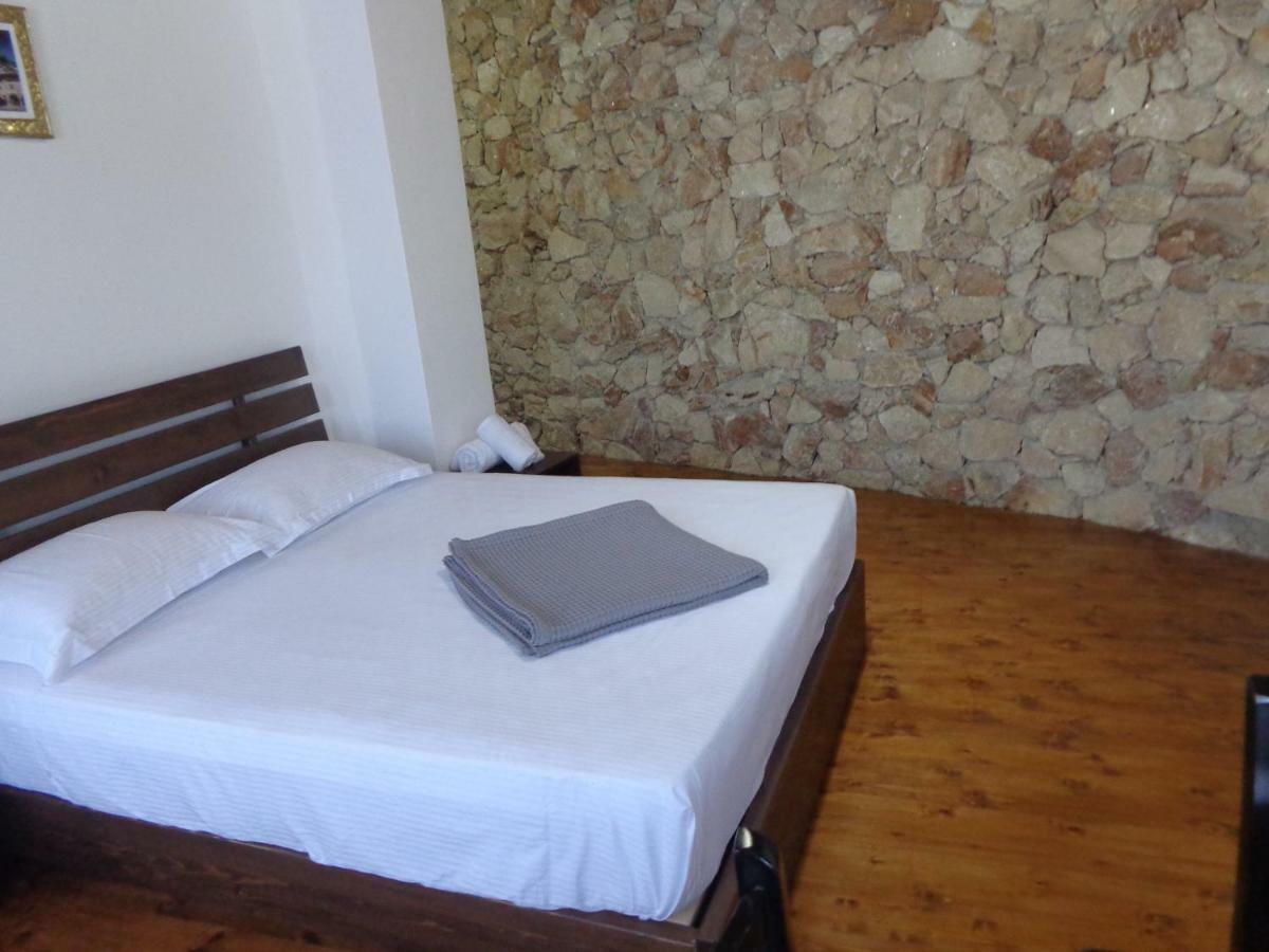 بيرات Hotel Demaj المظهر الخارجي الصورة