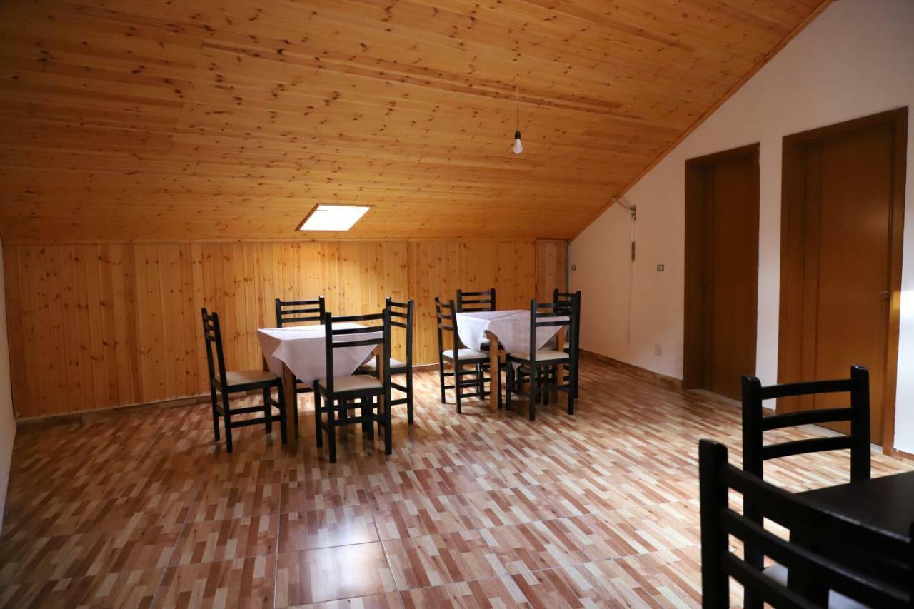 بيرات Hotel Demaj المظهر الخارجي الصورة