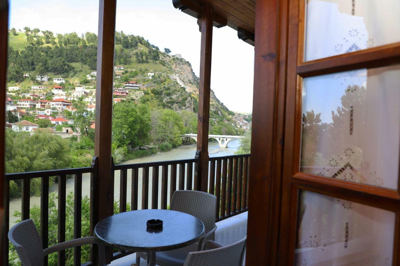 بيرات Hotel Demaj المظهر الخارجي الصورة